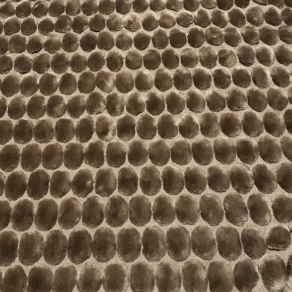 Pier 1 Bubble Faux Fur Brown Blanket Textured Soft Marshmallow Decorative Throw - Picture 3 of 9